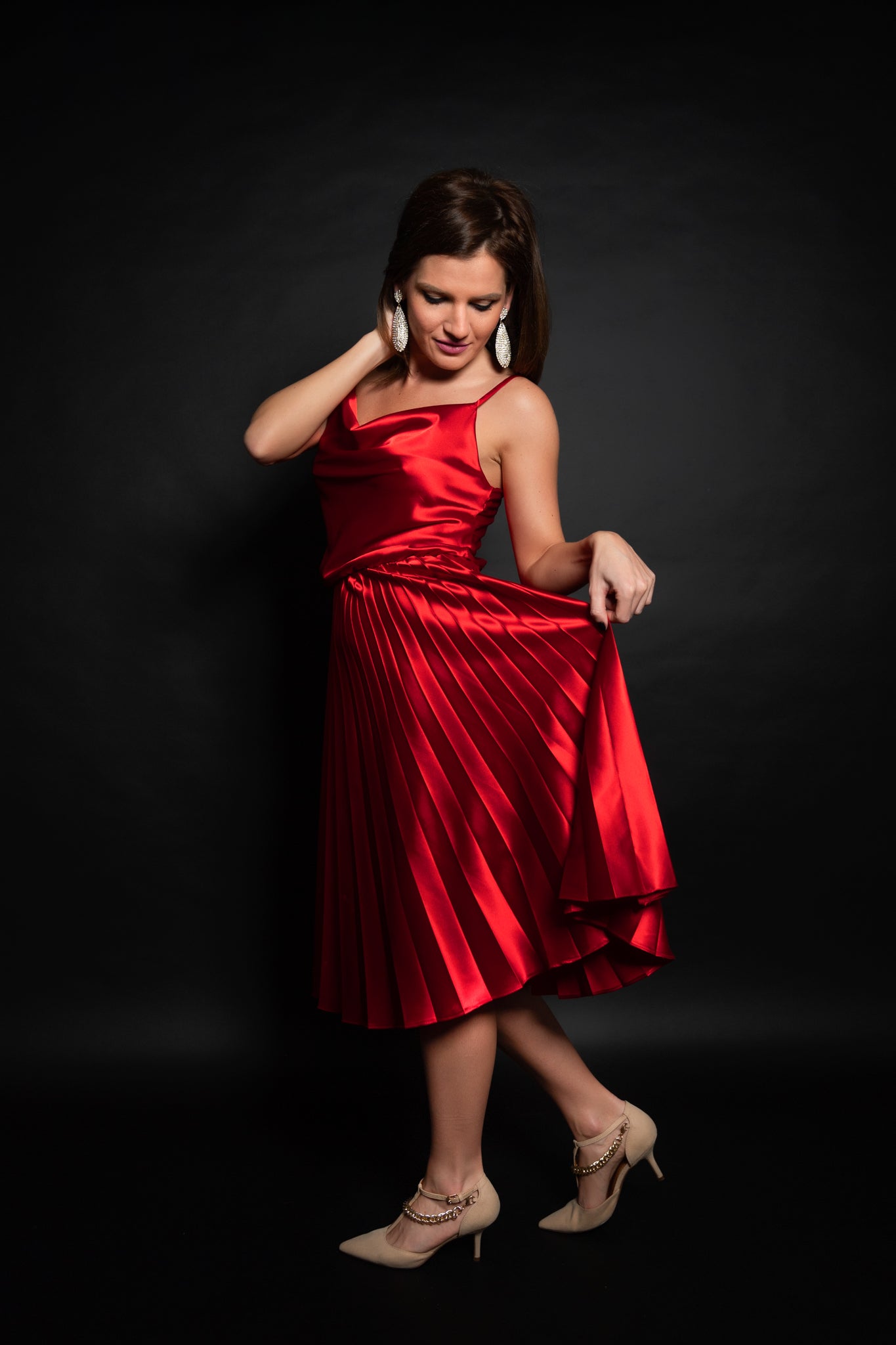 Rochie rosie plisata manual cu banda elastica in talie Alina Cristea Maralyn