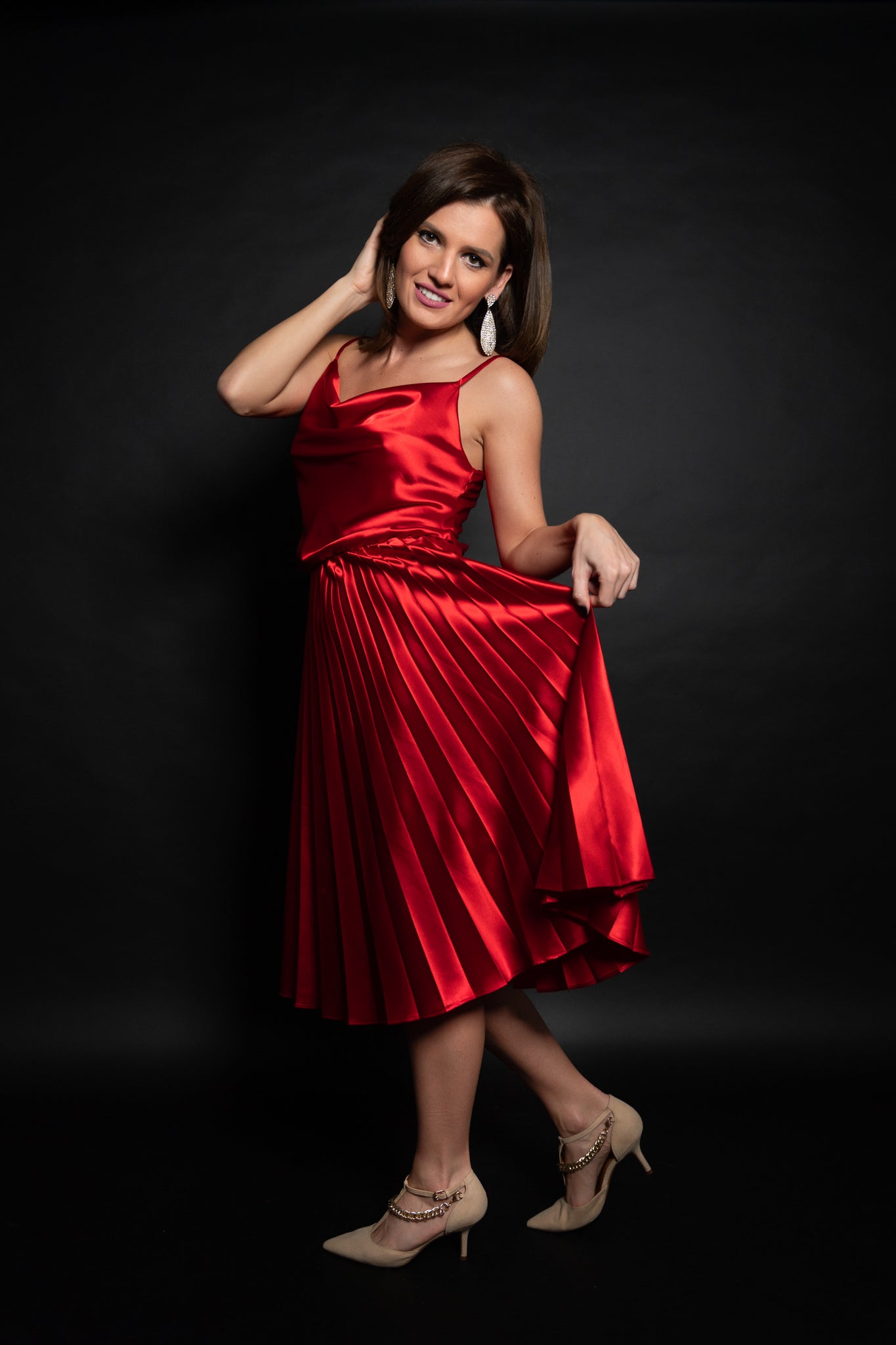 Hot pleated midi dress