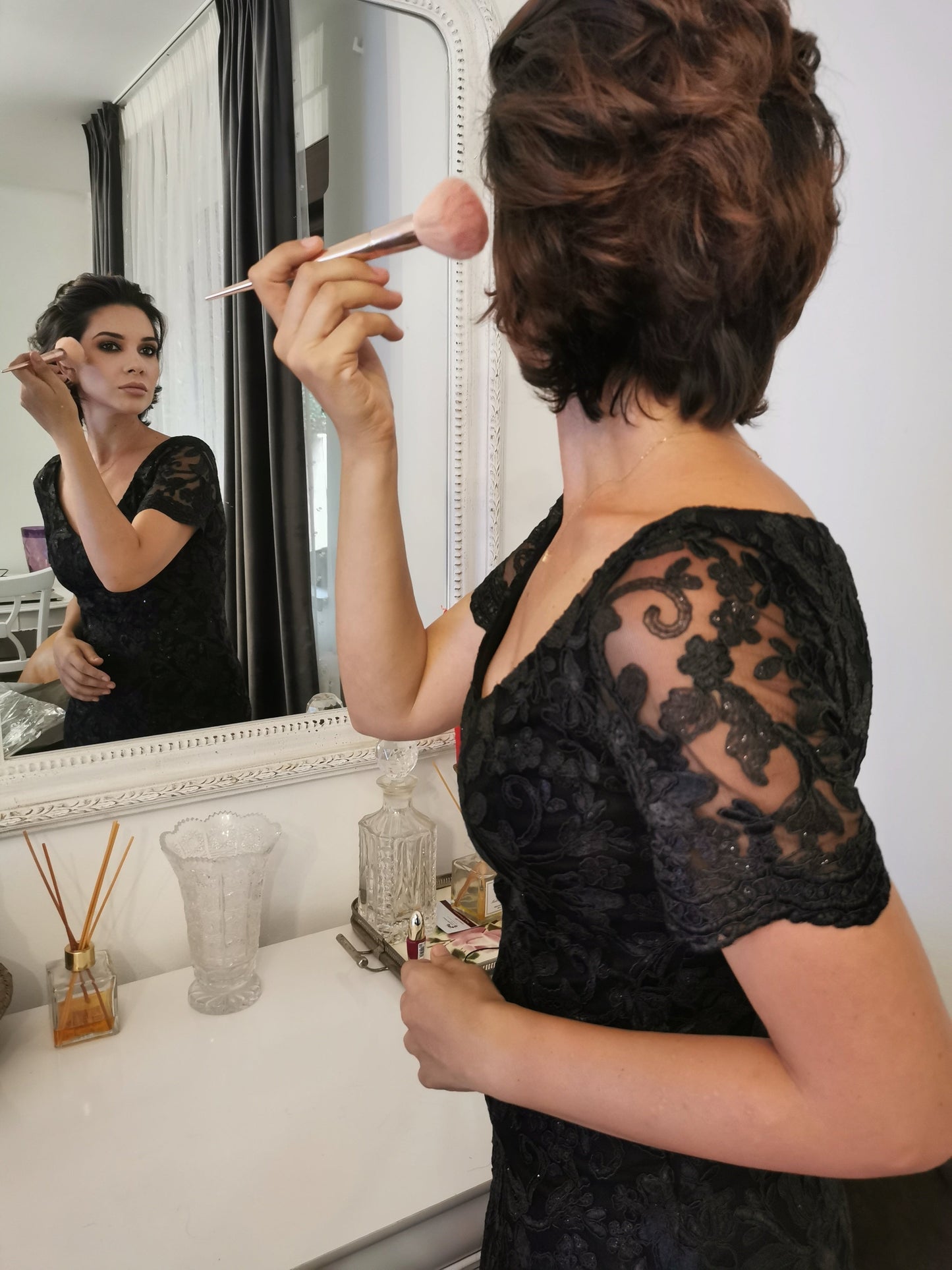 Night Dream lace dress with charming sleevs