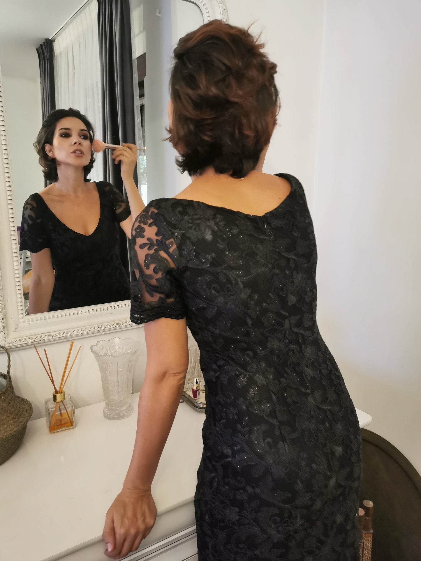 Night Dream lace dress with charming sleevs